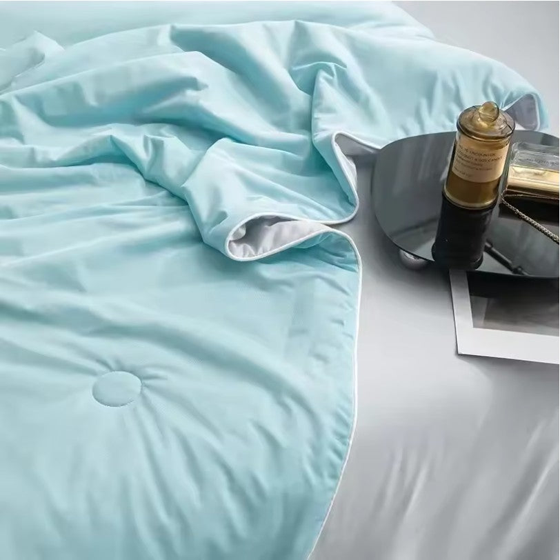 Double-Sided Cooling Blanket – Silky Lightweight Summer Quilt