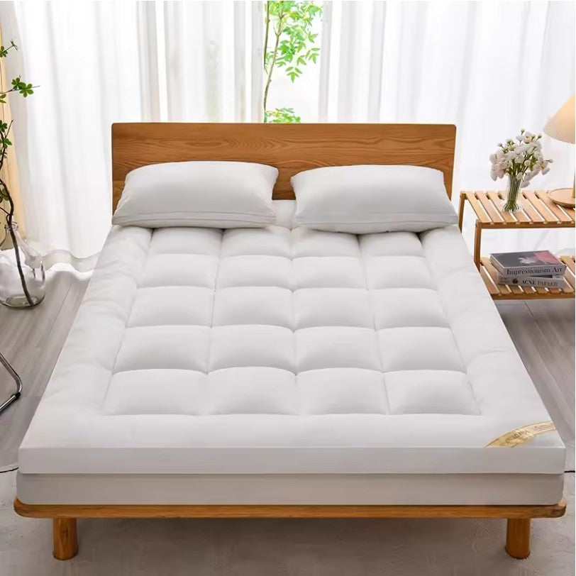 Fluffy Mattress Topper – Soft All-Season Pad for Bed & Camping