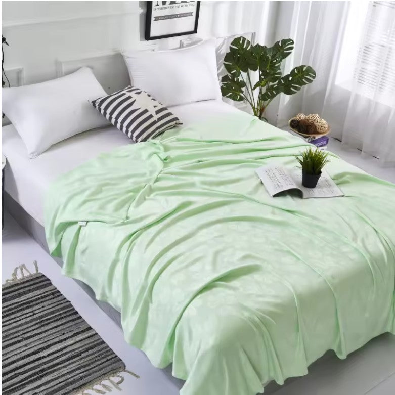 100% Bamboo Fiber Cooling Blanket – Soft, Breathable & Skin-Friendly