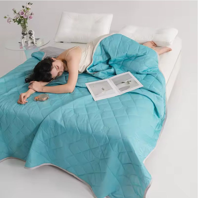 Cooling Blanket – Soft, Breathable, Lightweight Summer Quilt